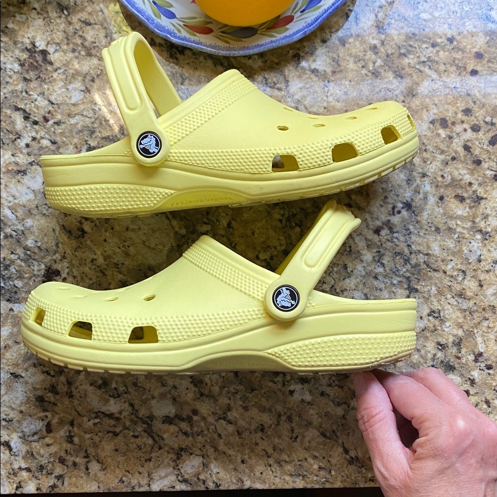 Lemon Yellow Crocs in clean condition, Women’s size 8, Men’s - 6. Wear on soles. - Picture 5 of 6
